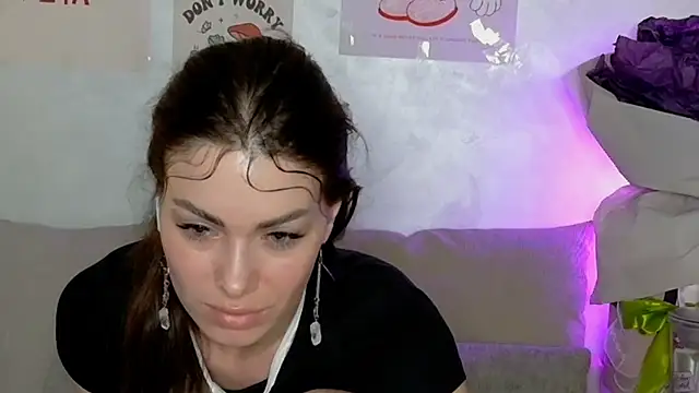 Snapshot of SweetDarling7 chatting on 06/18/26, 07:18 SweetDarling7 online show from 06/18/26, 07:18