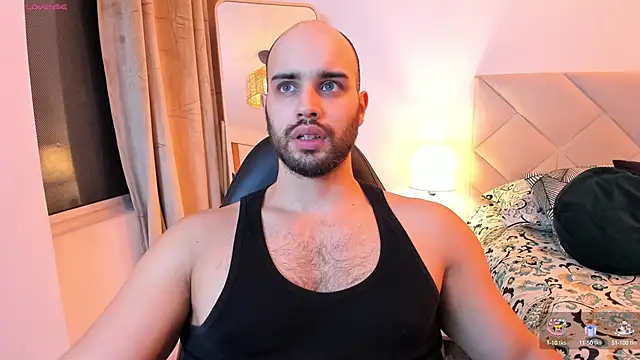 Snapshot of Chris_Alzate chatting on 09/29/25, 11:42 Chris Alzate online show from 09/29/25, 11:42