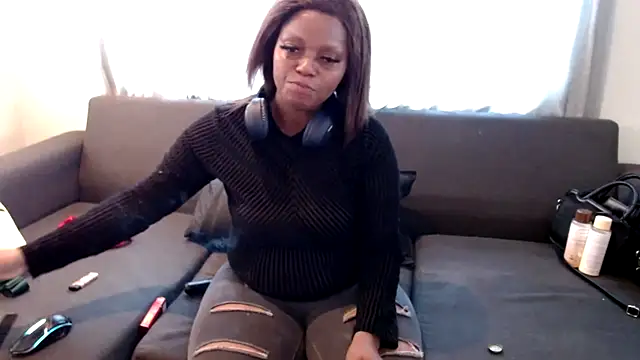 LustyDeziree1 online show from 10/13/25, 12:05