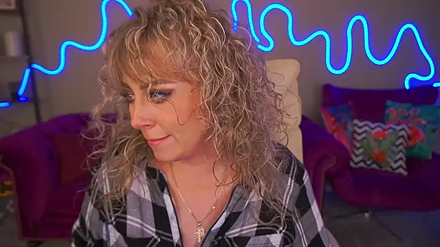 CandyLadyyy online show from 10/22/25, 08:41