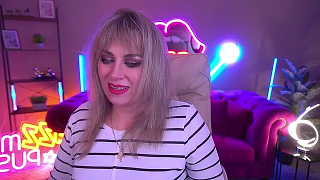 CandyLadyyy online show from 11/30/25, 09:19