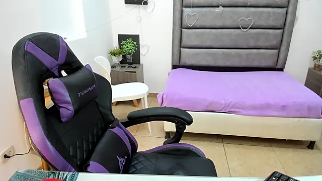 Snapshot of Tania_Duque chatting on 02/10/26, 02:10 Tania Duque online show from 02/10/26, 02:10