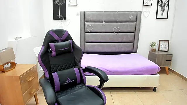 Snapshot of Tania_Duque chatting on 02/12/26, 02:12 Tania Duque online show from 02/12/26, 02:12