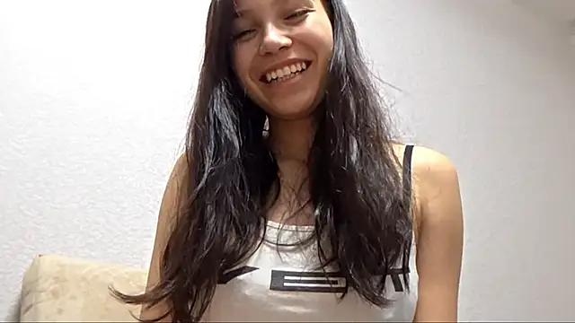 Snapshot of MayAgard chatting on 10/08/25, 08:39 MayAgard online show from 10/08/25, 08:39