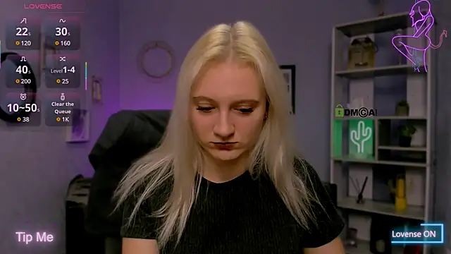 madam uliis online show from 03/20/25, 12:00