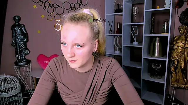 madam uliis online show from 03/05/26, 04:36