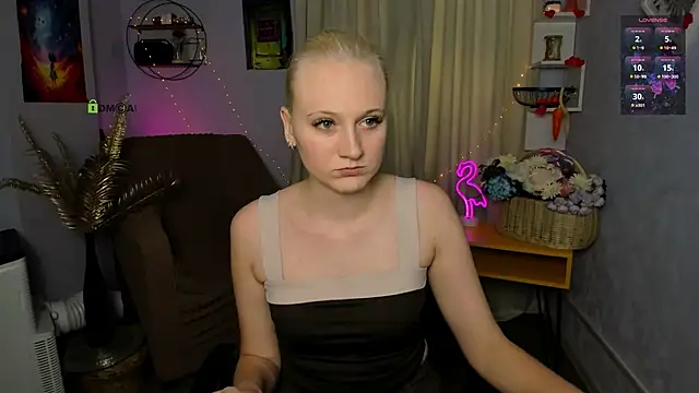 Snapshot of madam_uliis chatting on 05/28/26, 01:41 madam uliis online show from 05/28/26, 01:41