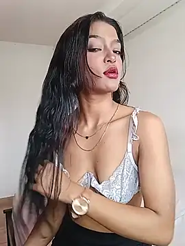 Snapshot of Aphrodite-777 chatting on 05/19/26, 03:40 Aphrodite-777 online show from 05/19/26, 03:40
