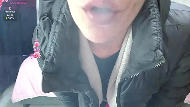 mia velvet1 online show from 09/13/25, 11:04