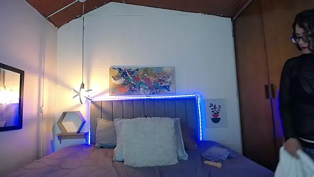 Rose Thompson1 online show from 03/22/25, 05:20