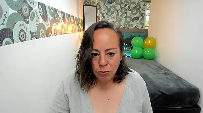 Snapshot of Scarlett_Foxx__ chatting on 03/20/25, 07:04 Scarlett Foxx online show from 03/20/25, 07:04