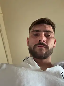 Hugo34bg online show from 04/17/26, 05:32