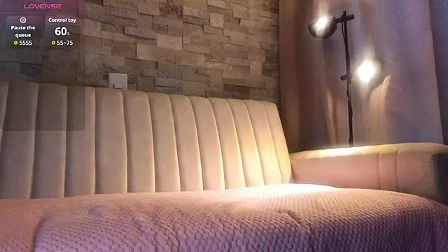 Snapshot of Hecate_gh chatting on 10/17/25, 08:55 Hecate gh online show from 10/17/25, 08:55