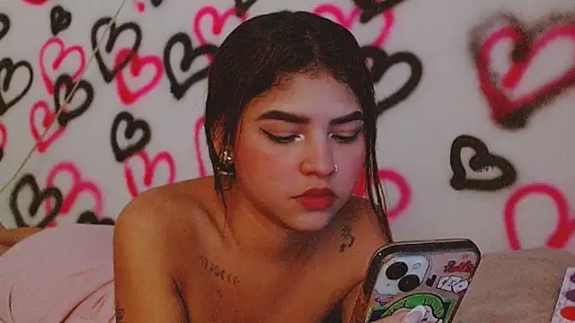 kityy playful online show from 10/25/25, 08:03