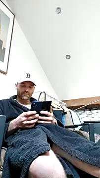 Snapshot of LKC94 chatting on 12/14/25, 10:42 LKC94 online show from 12/14/25, 10:42