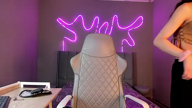 madison  rey online show from 12/19/25, 12:34