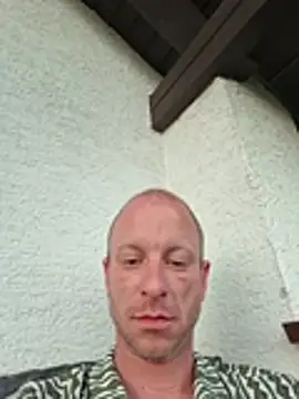 Snapshot of svenpfeifer chatting on 06/25/26, 03:06 svenpfeifer online show from 06/25/26, 03:06