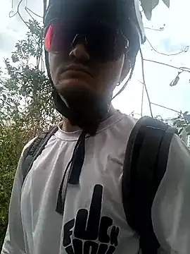 Snapshot of JuanMaty chatting on 11/09/25, 04:38 JuanMaty online show from 11/09/25, 04:38