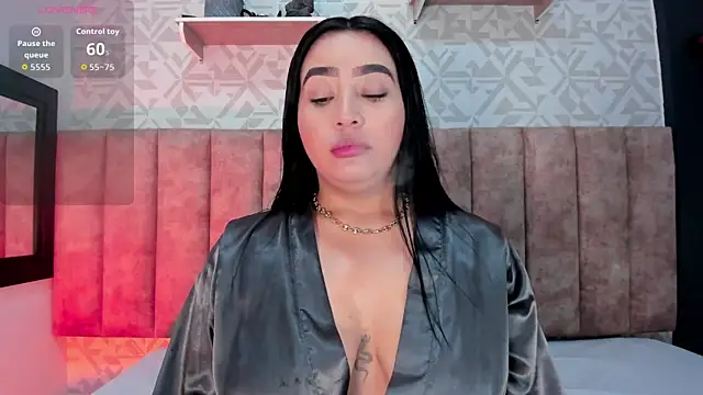 Snapshot of MelinaCruz chatting on 09/16/25, 04:24 MelinaCruz online show from 09/16/25, 04:24