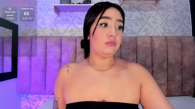 Snapshot of MelinaCruz chatting on 09/20/25, 04:02 MelinaCruz online show from 09/20/25, 04:02