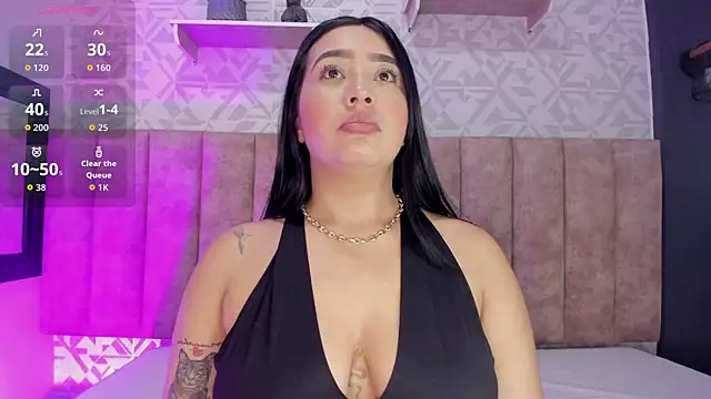 Snapshot of MelinaCruz chatting on 10/20/25, 04:02 MelinaCruz online show from 10/20/25, 04:02