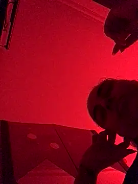 Veramaia online show from 11/19/25, 02:22