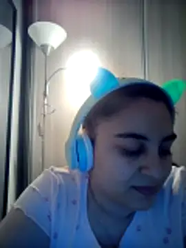 Snapshot of Veramaia chatting on 05/29/26, 03:32 Veramaia online show from 05/29/26, 03:32