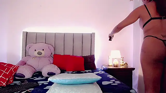 taniababy online show from 09/25/25, 12:31