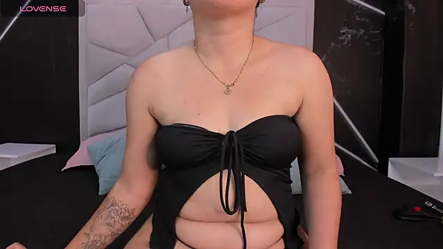 JulietSofia online show from 04/01/26, 08:28