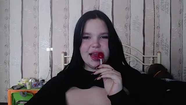 Snapshot of Victoriakot chatting on 03/18/25, 08:36 Victoriakot online show from 03/18/25, 08:36