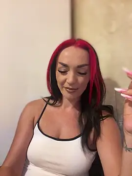 Snapshot of MeganFoxiy chatting on 09/09/25, 04:34 MeganFoxiy online show from 09/09/25, 04:34