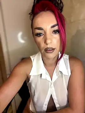 Snapshot of MeganFoxiy chatting on 09/25/25, 03:43 MeganFoxiy online show from 09/25/25, 03:43