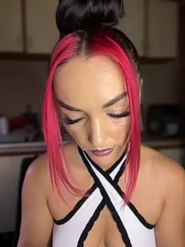 Snapshot of MeganFoxiy chatting on 10/10/25, 04:44 MeganFoxiy online show from 10/10/25, 04:44