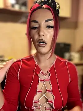 Snapshot of MeganFoxiy chatting on 10/13/25, 04:12 MeganFoxiy online show from 10/13/25, 04:12