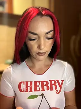 Snapshot of MeganFoxiy chatting on 10/15/25, 04:45 MeganFoxiy online show from 10/15/25, 04:45