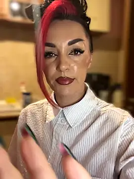 Snapshot of MeganFoxiy chatting on 10/22/25, 04:57 MeganFoxiy online show from 10/22/25, 04:57