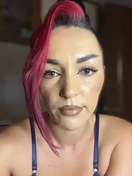 Snapshot of MeganFoxiy chatting on 11/07/25, 05:40 MeganFoxiy online show from 11/07/25, 05:40