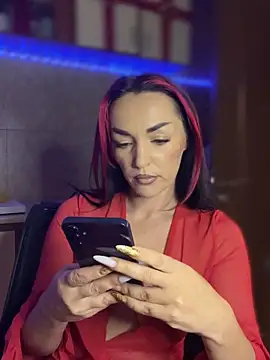 Snapshot of MeganFoxiy chatting on 12/14/25, 05:13 MeganFoxiy online show from 12/14/25, 05:13