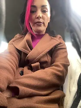 Snapshot of MeganFoxiy chatting on 12/15/25, 08:07 MeganFoxiy online show from 12/15/25, 08:07