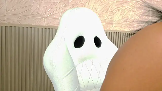 Snapshot of Gaviluc_ chatting on 11/22/25, 10:36 Gaviluc online show from 11/22/25, 10:36