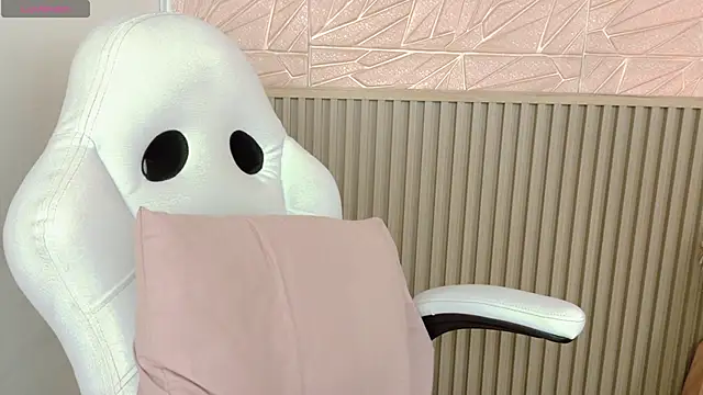 Snapshot of Gaviluc_ chatting on 11/26/25, 10:38 Gaviluc online show from 11/26/25, 10:38