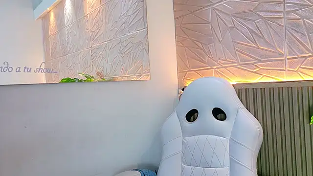 Gaviluc  online show from 07/06/26, 03:03
