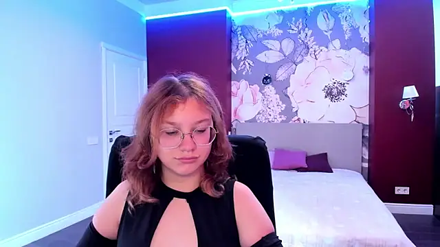 AngelinaLow online show from 09/10/25, 11:32