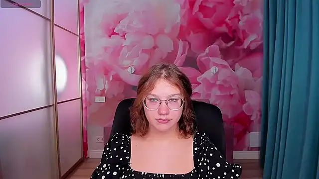 AngelinaLow online show from 10/08/25, 11:30