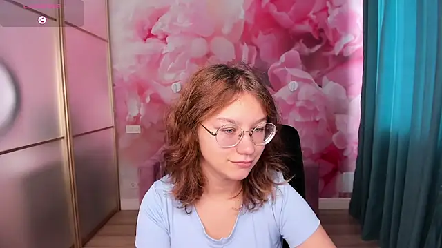 AngelinaLow online show from 10/26/25, 06:30