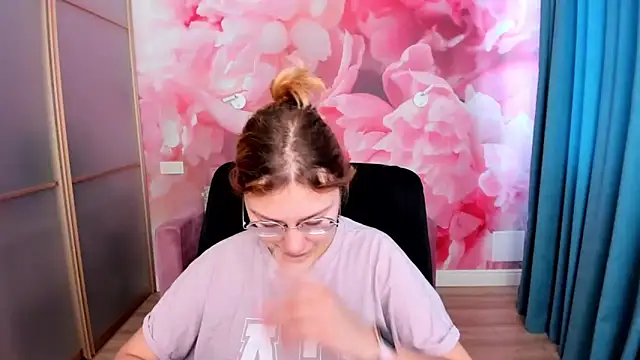 AngelinaLow online show from 03/06/26, 12:23