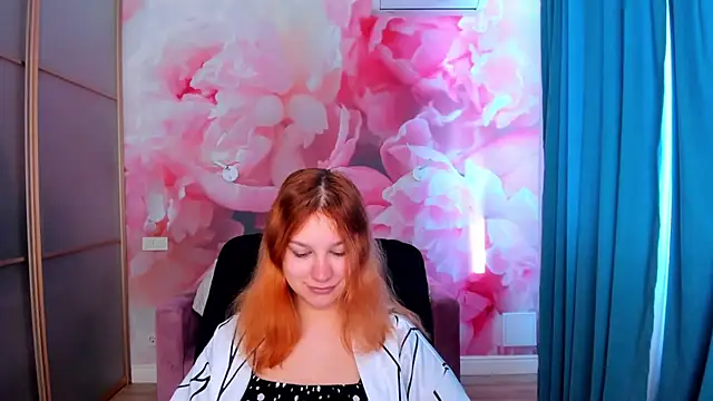 AngelinaLow online show from 04/19/26, 05:29