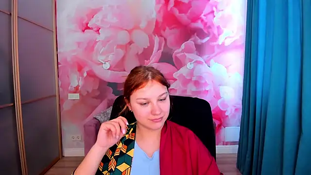 AngelinaLow online show from 04/21/26, 11:38