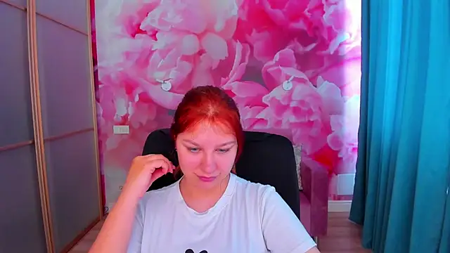 Snapshot of AngelinaLow chatting on 05/30/26, 11:29 AngelinaLow online show from 05/30/26, 11:29