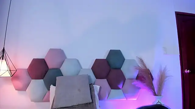 BeckyVidal online show from 09/24/25, 08:45